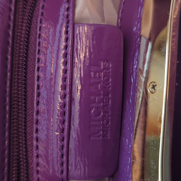 Michael Kors Berkley handle clutch - Picture 10 of 12